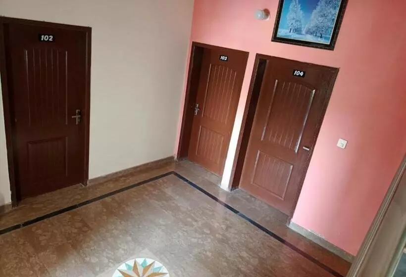 هتل Second Home Family