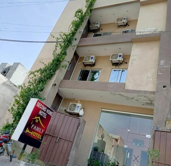 هتل Second Home Family