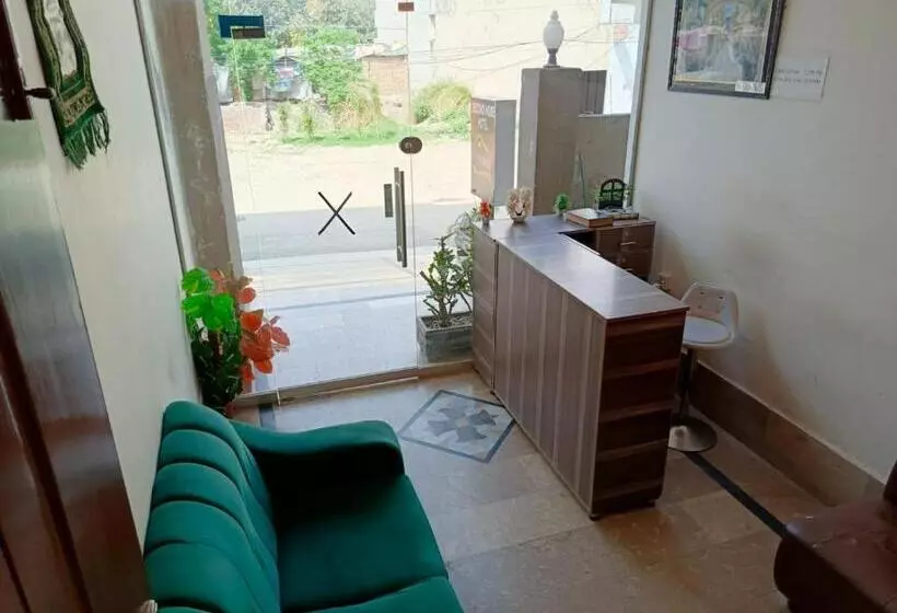 هتل Second Home Family