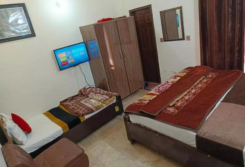 هتل Second Home Family