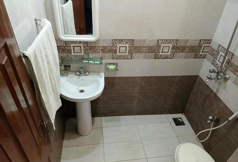 هتل Second Home Family