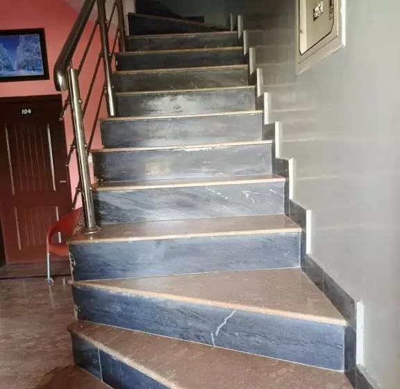 هتل Second Home Family