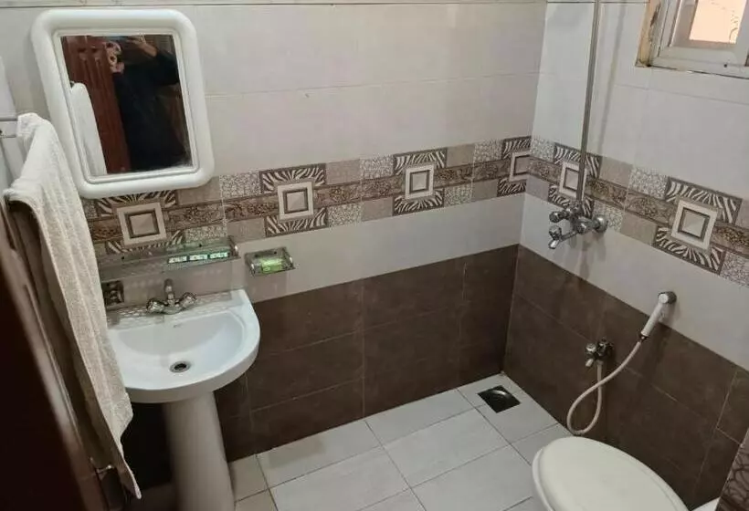 هتل Second Home Family