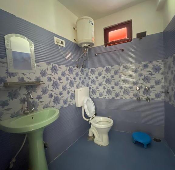 פנסיון Orange House