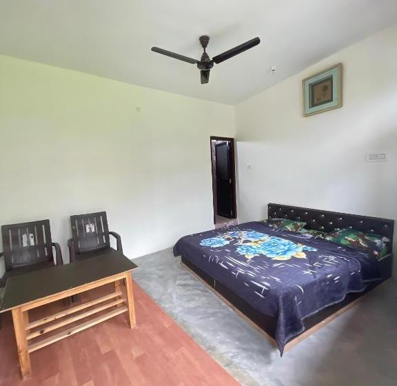 פנסיון Orange House