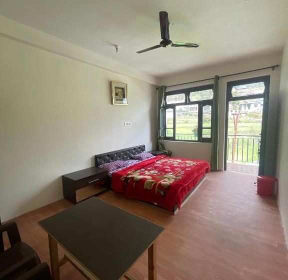 פנסיון Orange House