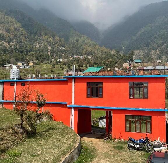 פנסיון Orange House