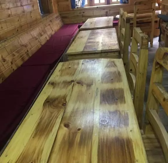 پانسیون Tribeni Lodge Restaurant And Bar