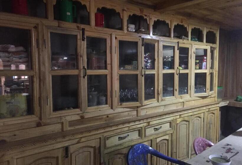 پانسیون Tribeni Lodge Restaurant And Bar