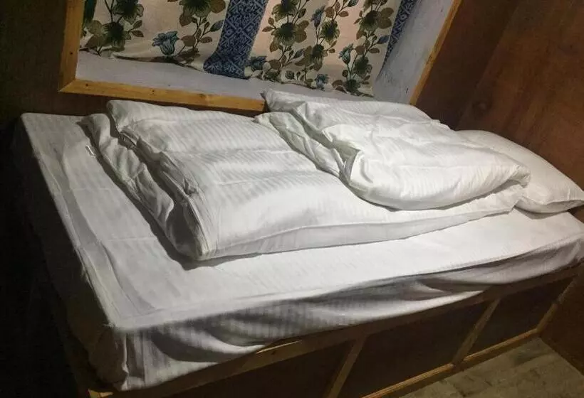 پانسیون Tribeni Lodge Restaurant And Bar