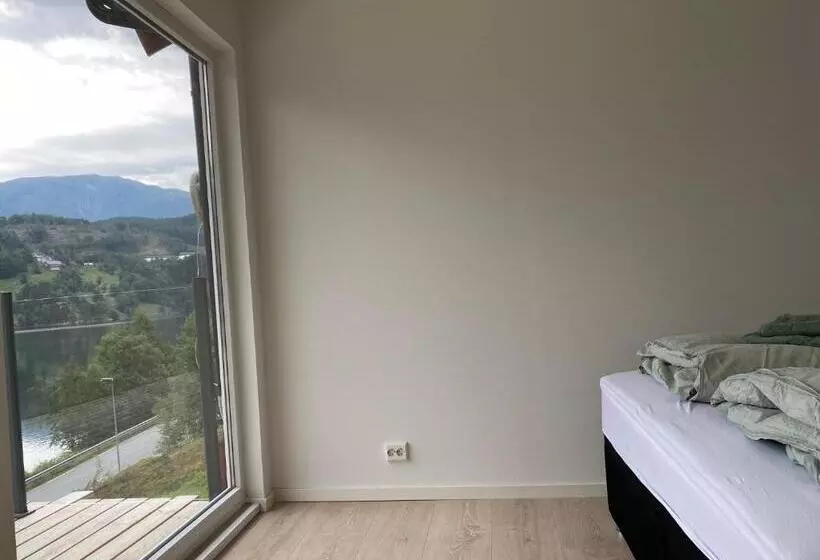 پانسیون Trolltun, Frystevegen 4