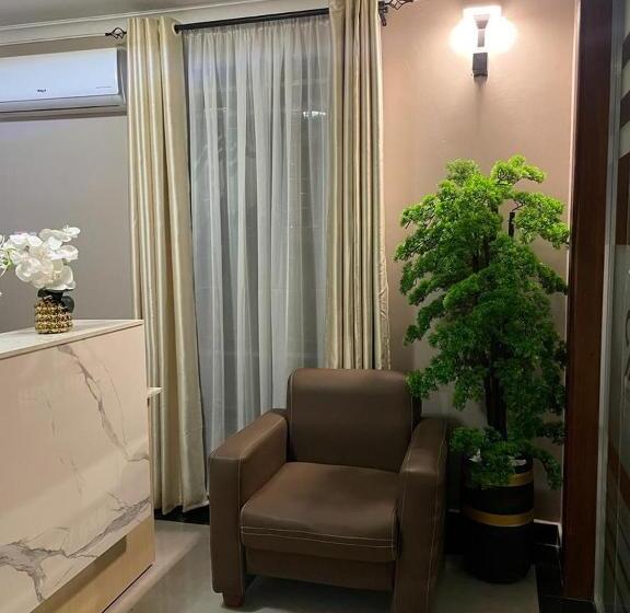 Rosa Hotel And Apartment Ilazo