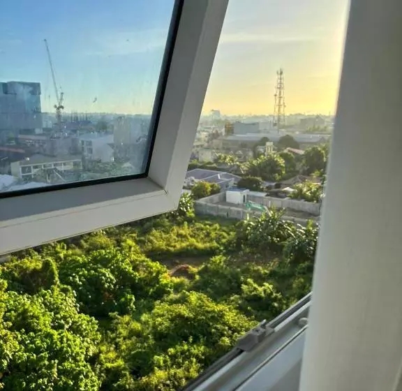 Casa Moanna 2br Condo With Dining, Kitchen, Living Area And Netflix