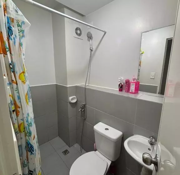 Casa Moanna 2br Condo With Dining, Kitchen, Living Area And Netflix