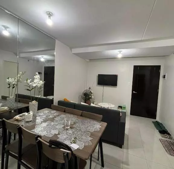 Casa Moanna 2br Condo With Dining, Kitchen, Living Area And Netflix