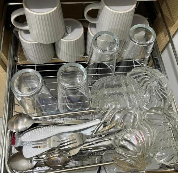 Casa Moanna 2br Condo With Dining, Kitchen, Living Area And Netflix