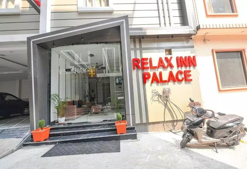 Fabhotel Relax Inn Palace