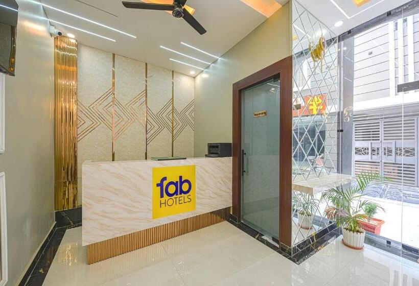 Fabhotel Relax Inn Palace