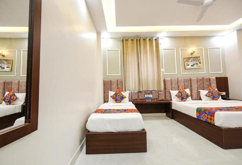 Fabhotel Relax Inn Palace