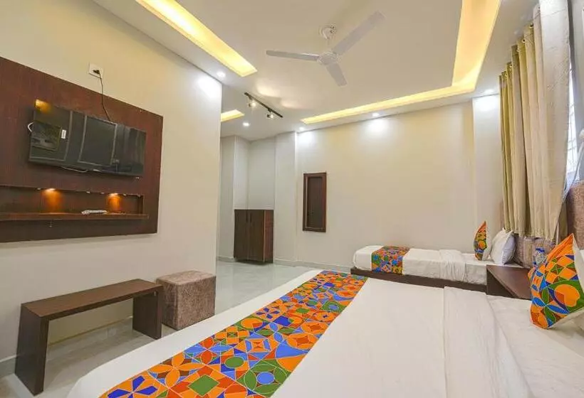 Fabhotel Relax Inn Palace