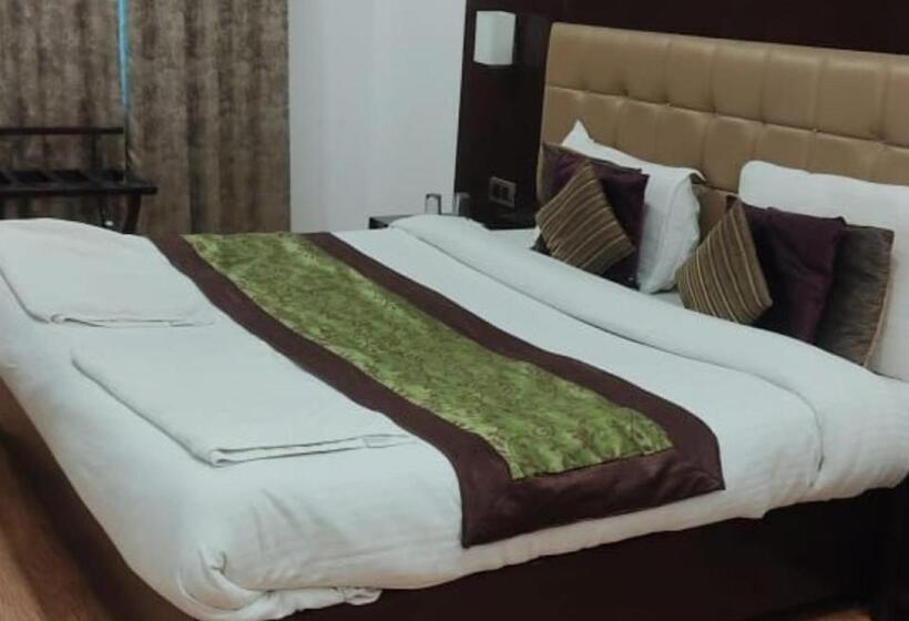 هتل Green Leaf , Srinagar