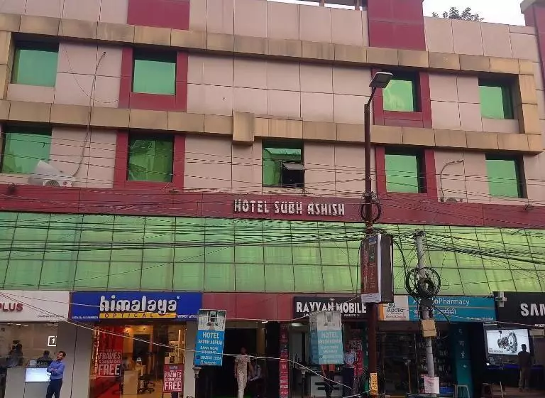 ホテル Shubh Ashish Near Bank More