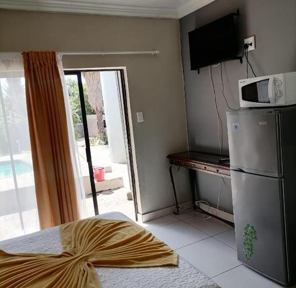 Pension Eeufees Guesthouse