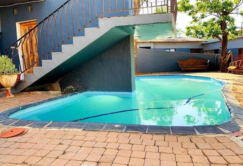 Pension Eeufees Guesthouse