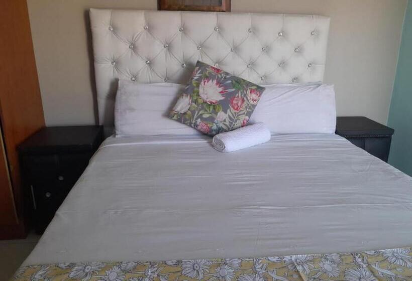 Pension Eeufees Guesthouse