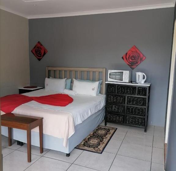 Pension Eeufees Guesthouse