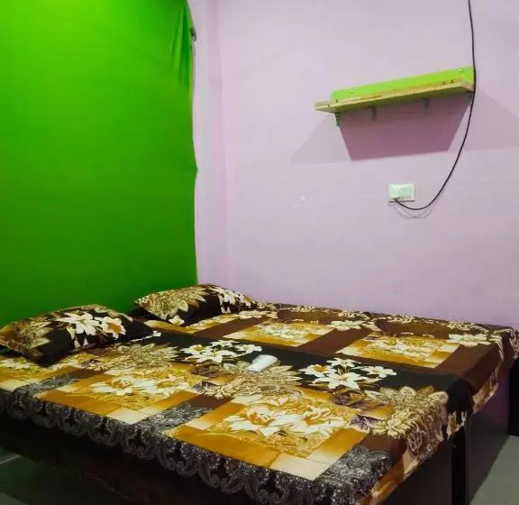 ペンション Gyani Guest House