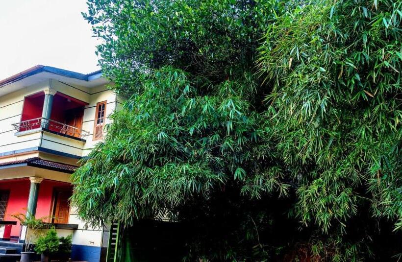 פנסיון Pookode Villa