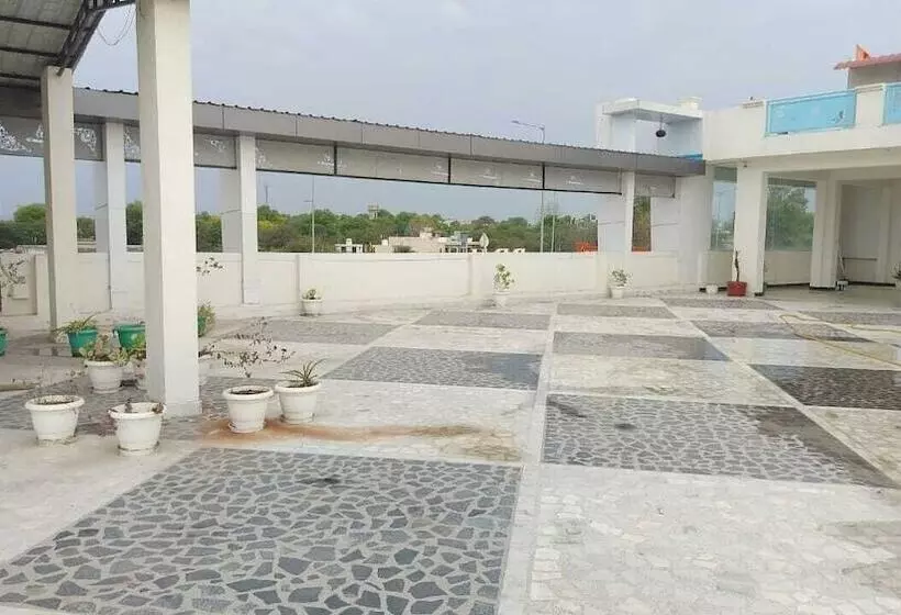 ホテル Brij Palace & Restaurant
