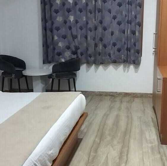 فندق Brij Palace & Restaurant