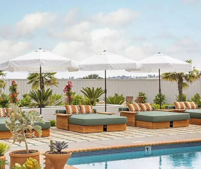 ホテル River Lodge Paso   21 & Over Pool