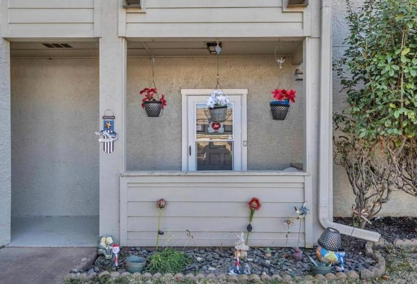 Tropical Hideaway Condo