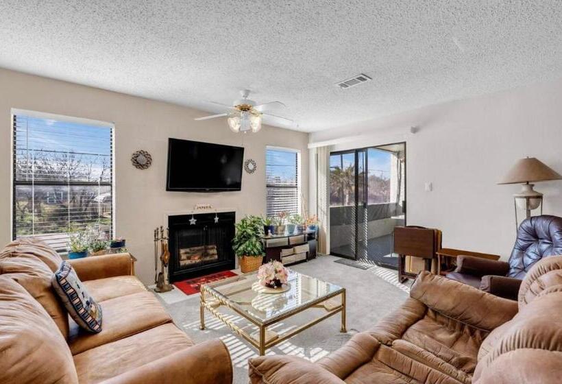 Tropical Hideaway Condo