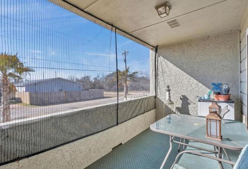 Tropical Hideaway Condo