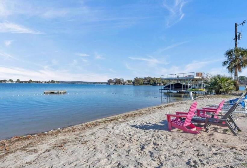 Tropical Hideaway Condo