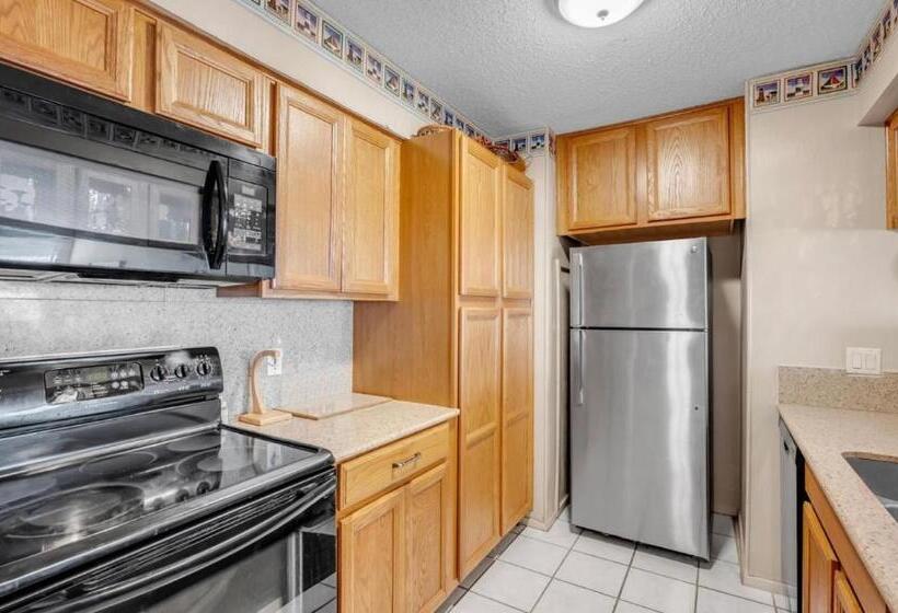 Tropical Hideaway Condo