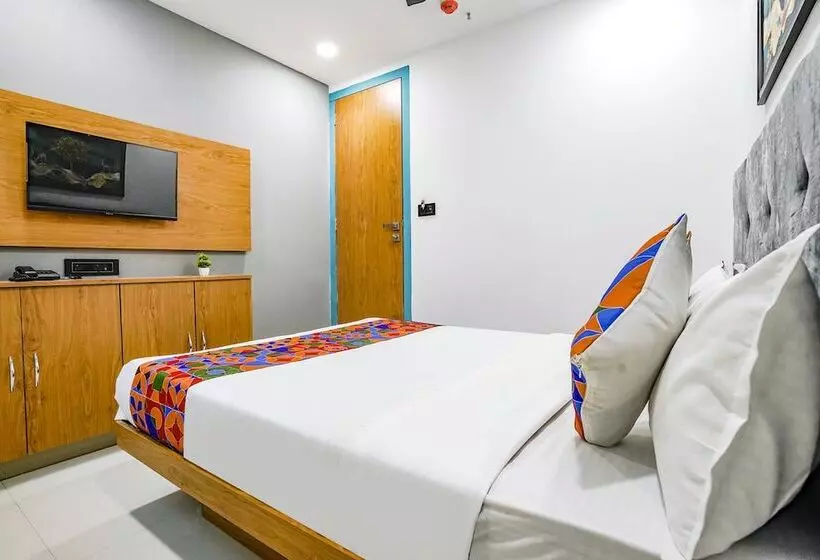 Fabhotel Royal King I