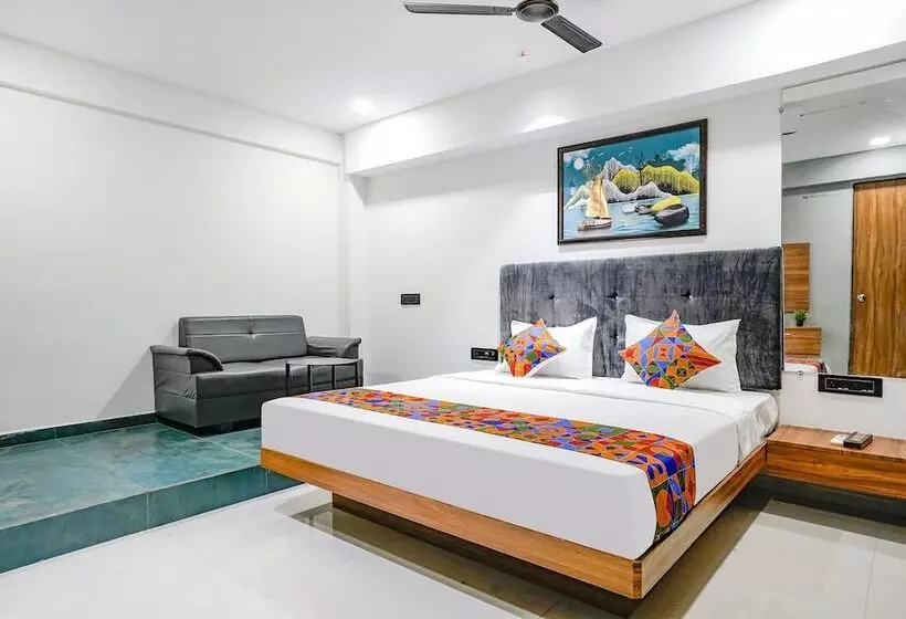 Fabhotel Royal King I