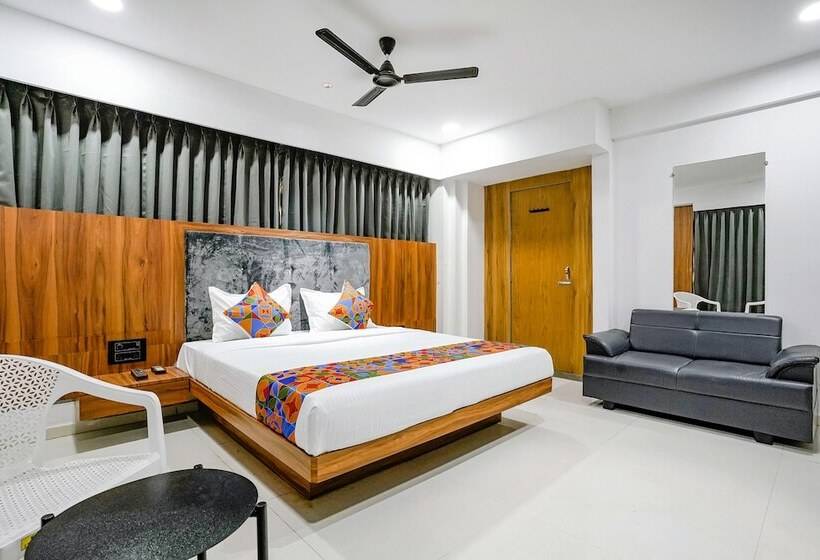 Fabhotel Royal King I