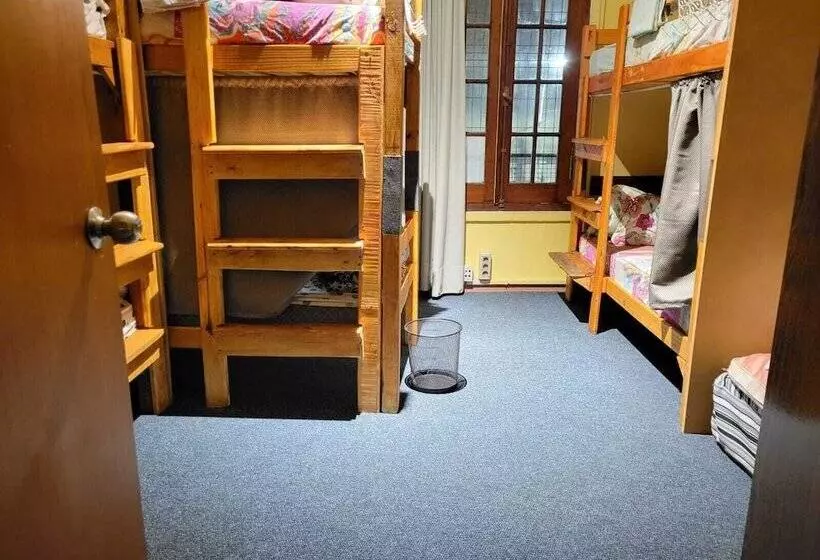 پانسیون Montevideo Hostel