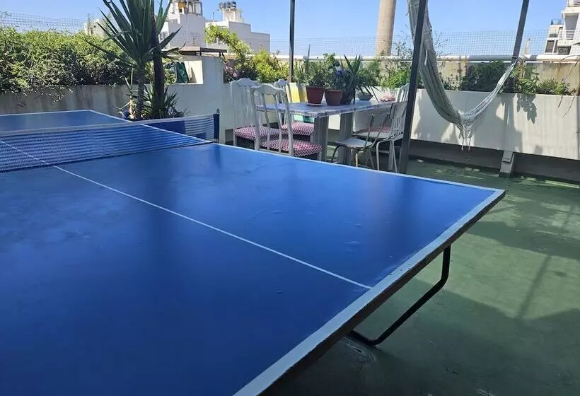 پانسیون Montevideo Hostel