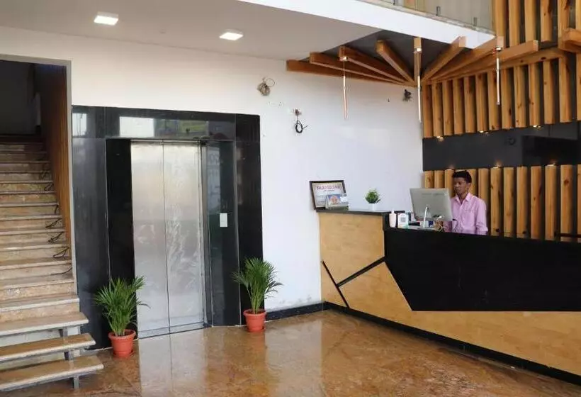 ホテル Balaji Gold Inn