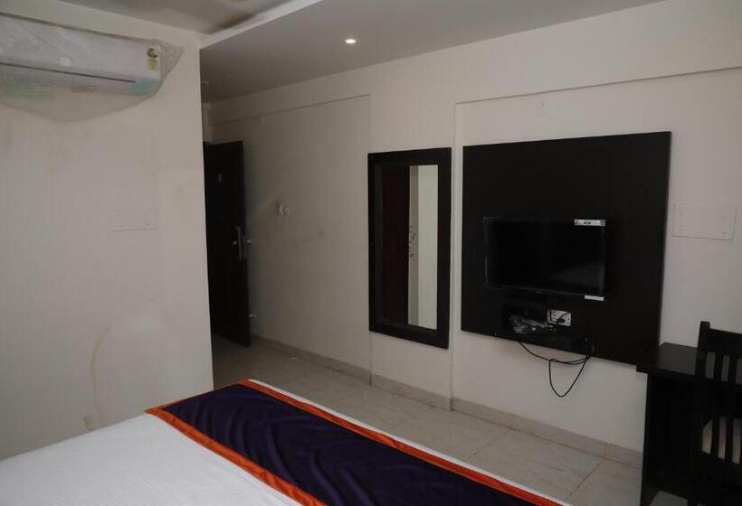 호텔 Balaji Gold Inn