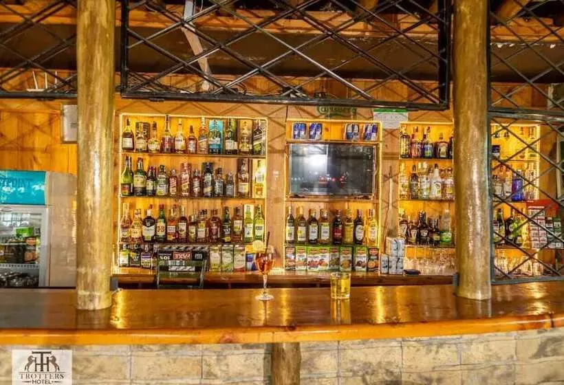 Trotters Hotel   Kenol