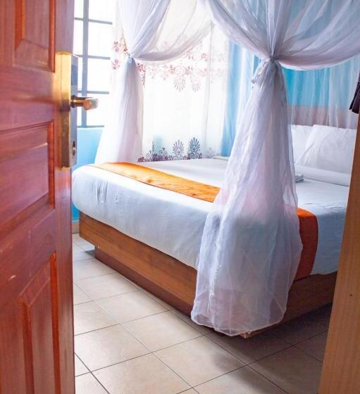 Trotters Hotel   Kenol