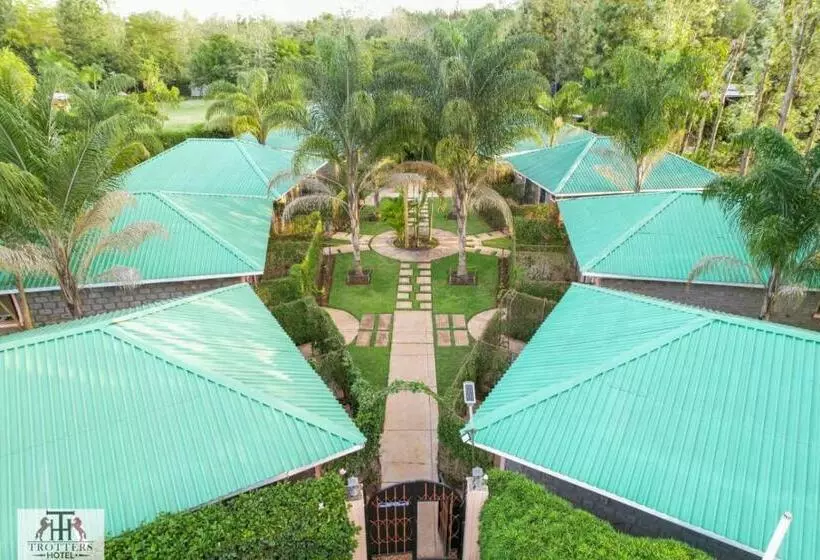 Trotters Hotel   Kenol